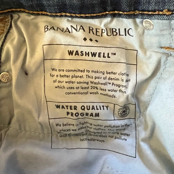 Banana Republic Women’s Relaxed Flare Jeans size 6 - Picture 4 of 7